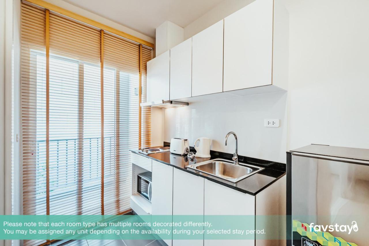 Favstay - The Base Downtown Phuket Bagian luar foto