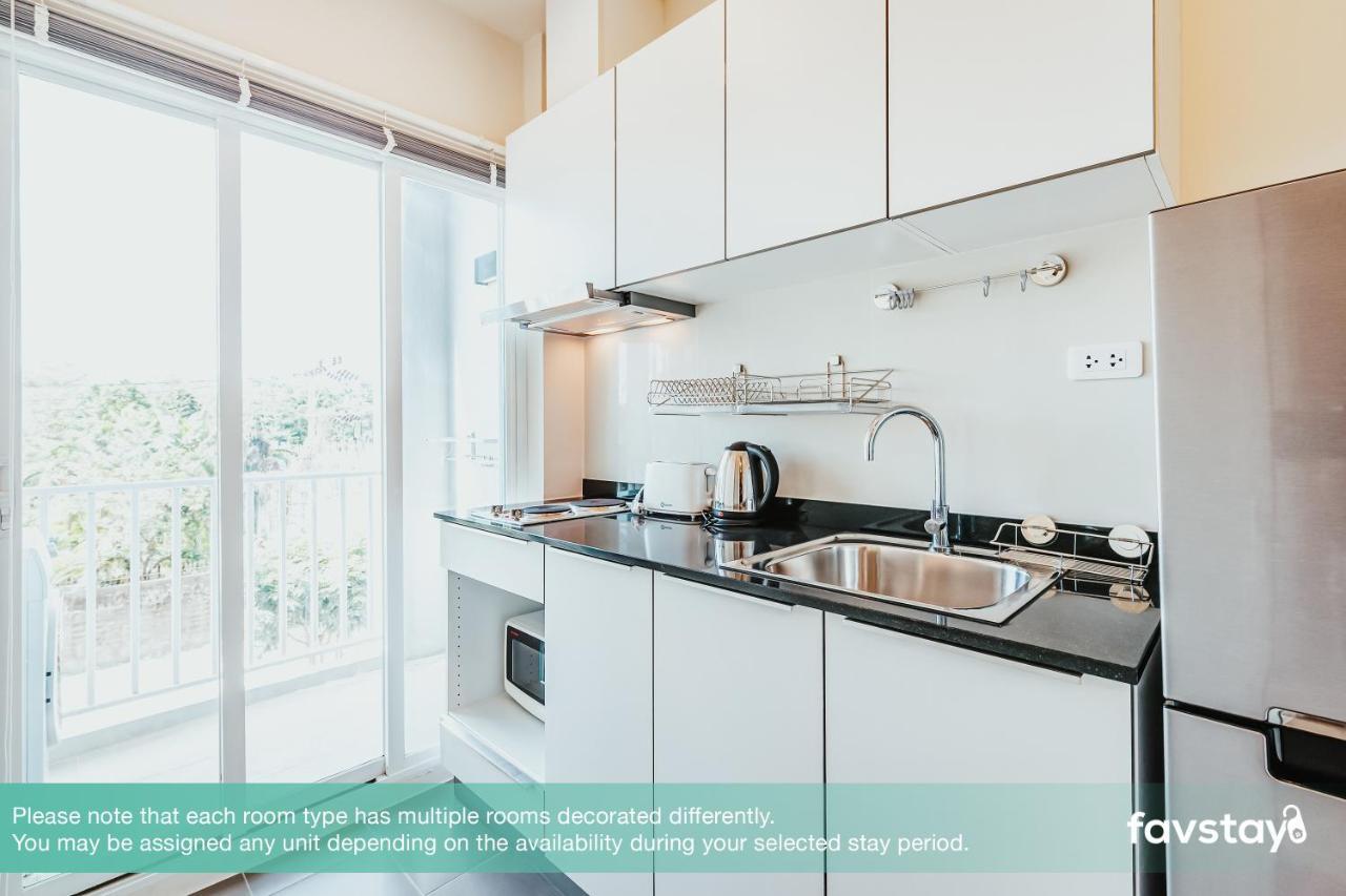 Favstay - The Base Downtown Phuket Bagian luar foto