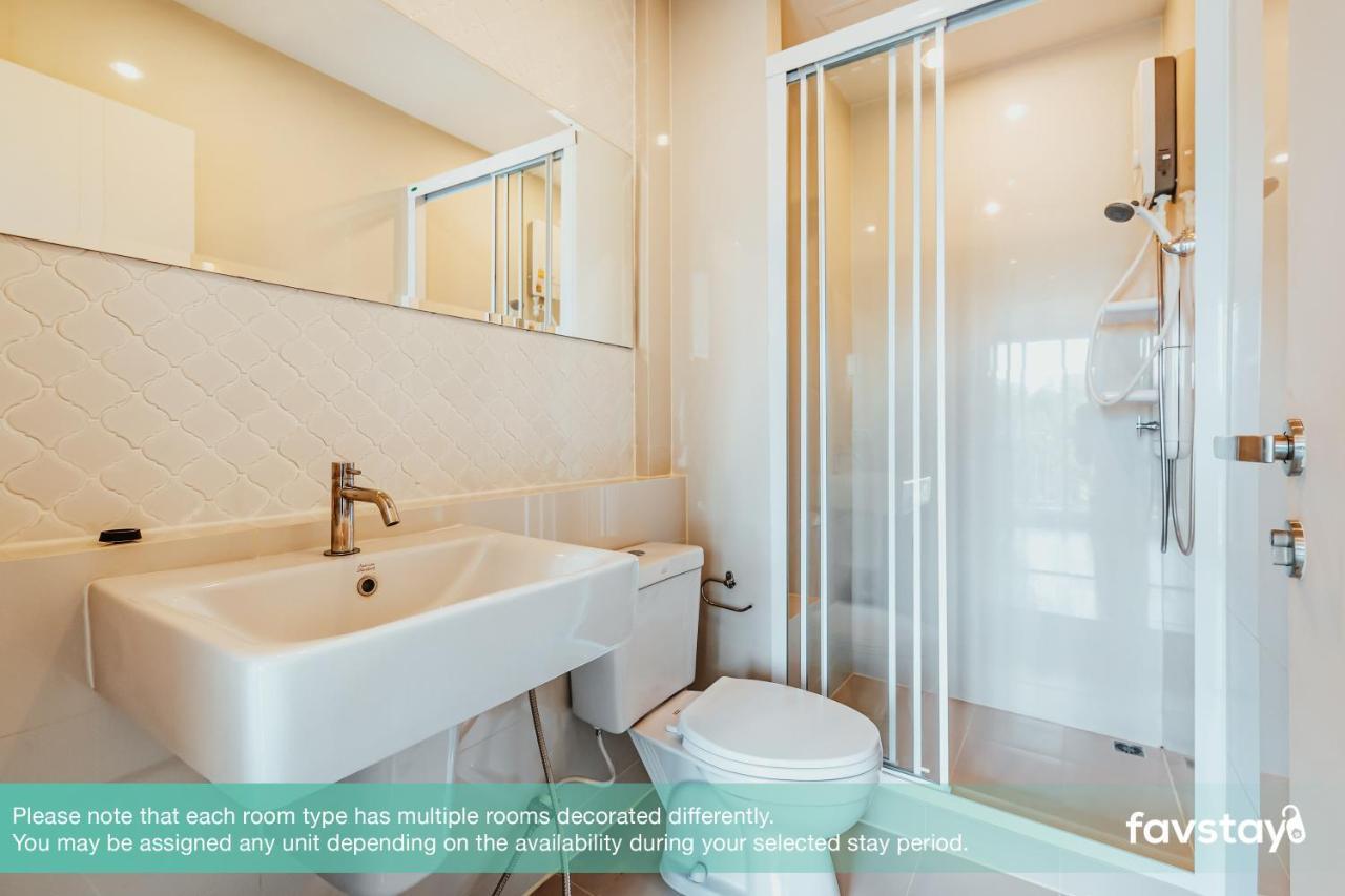 Favstay - The Base Downtown Phuket Bagian luar foto
